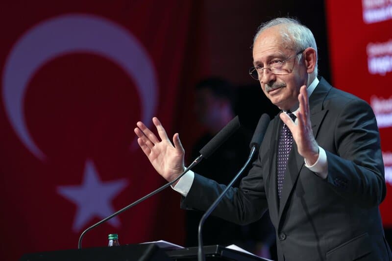 CHP Lideri Kılıçdaroğlu: CHP kimseye altın tabak içinde genel başkanlığı sunmaz - PolitikYol.com | Yorum, Analiz, Haber Sitesi